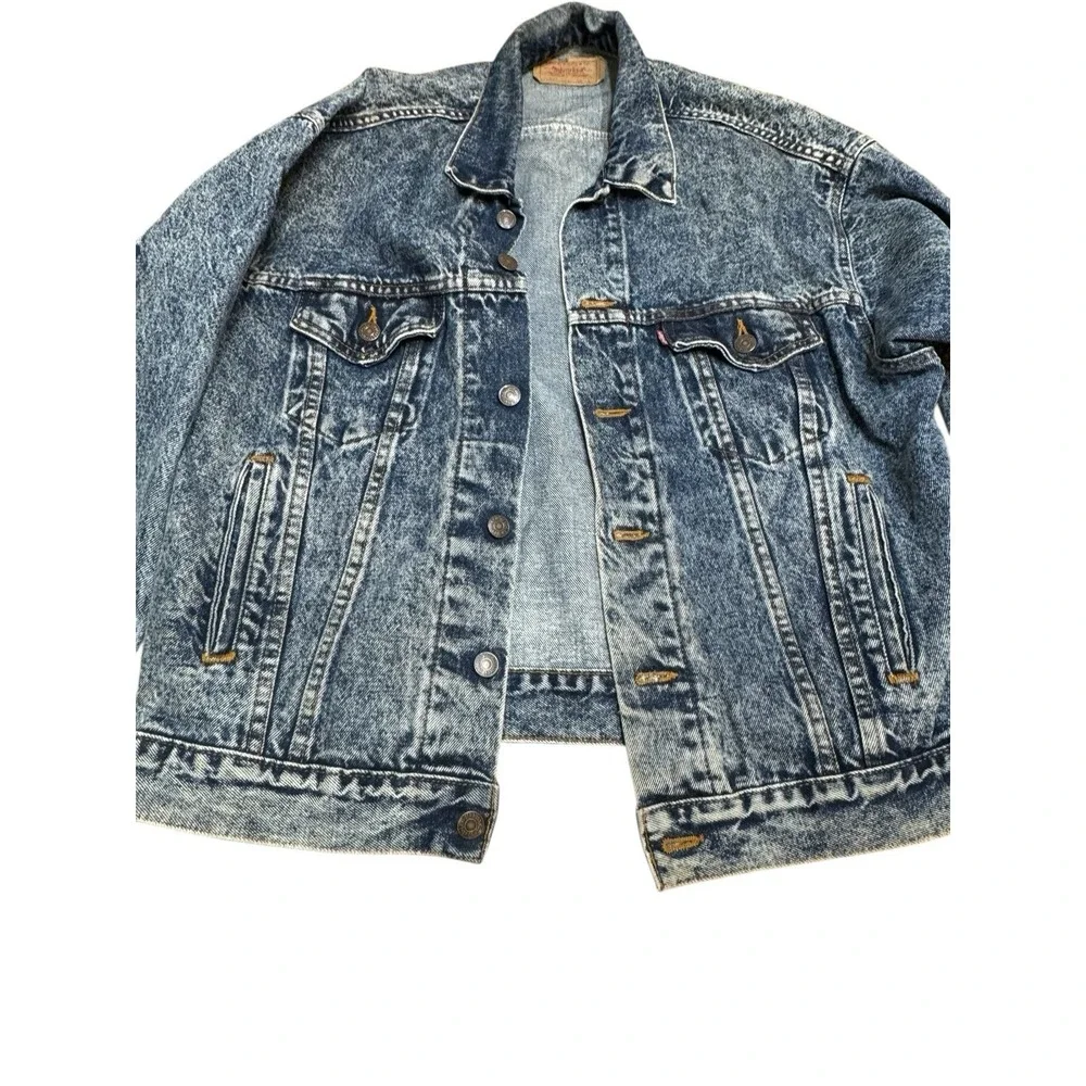 Levis this jean